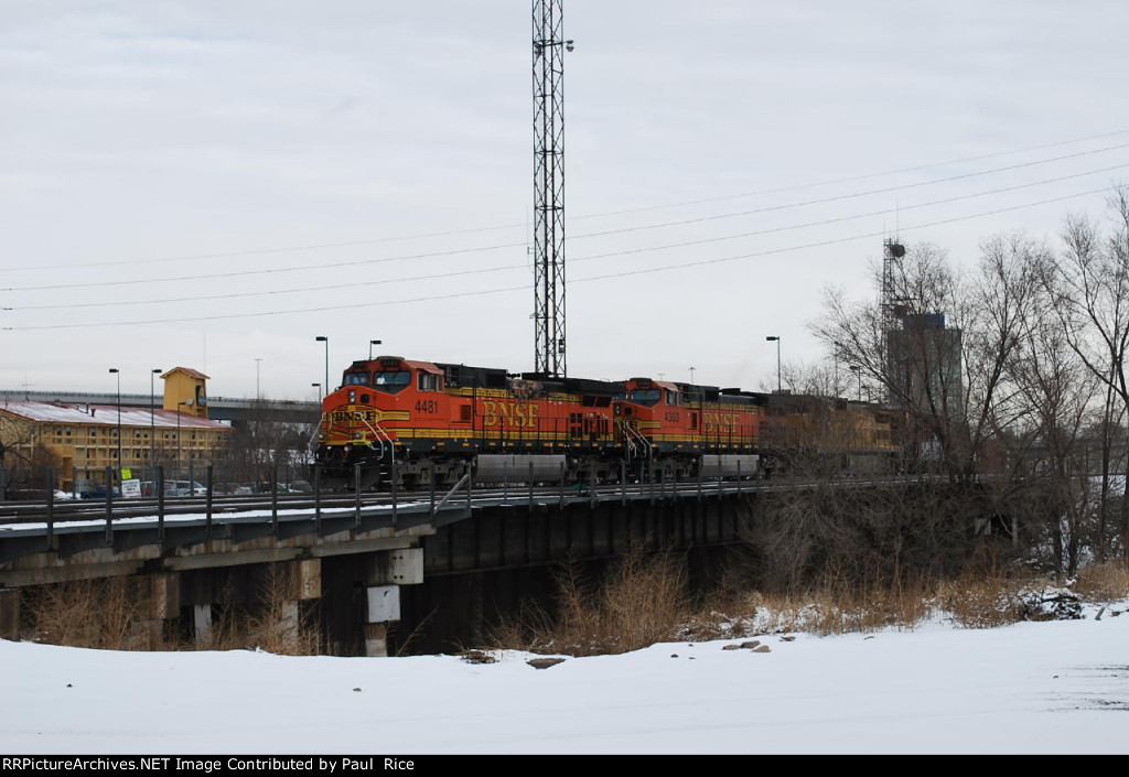 BNSF 4481 At Point Moving To The Fuel Track
